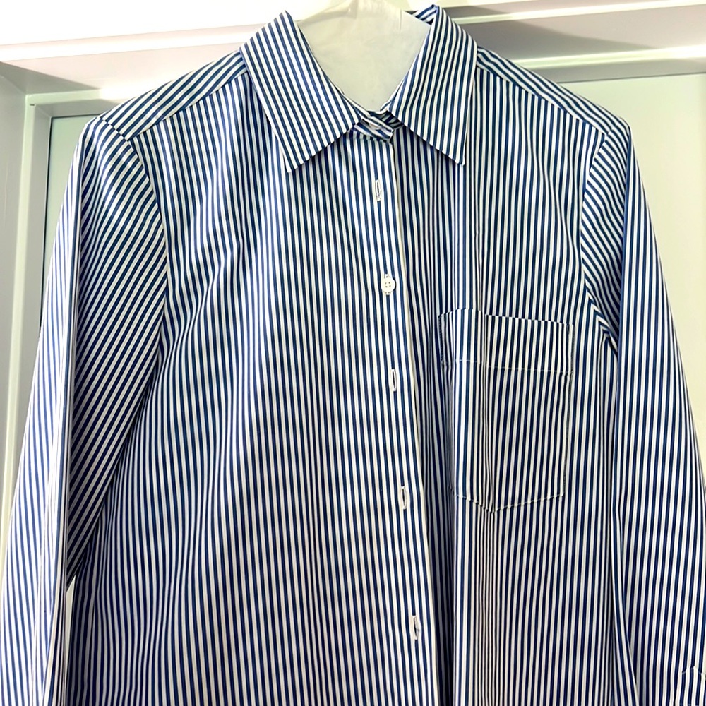 Club Monaco Women’s shirt
